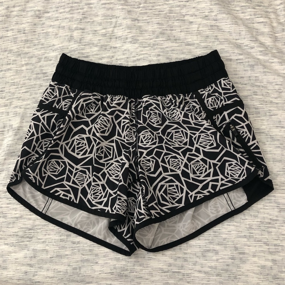 Preloved Lululemon lined jogging shorts sz 6